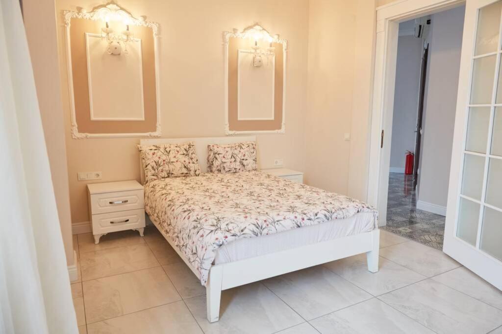 Taksim Square Apartment, Great View, Luxury Istanboel Buitenkant foto