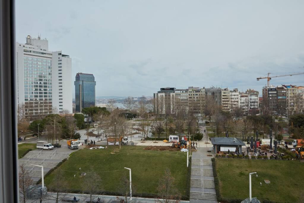 Taksim Square Apartment, Great View, Luxury Istanboel Buitenkant foto