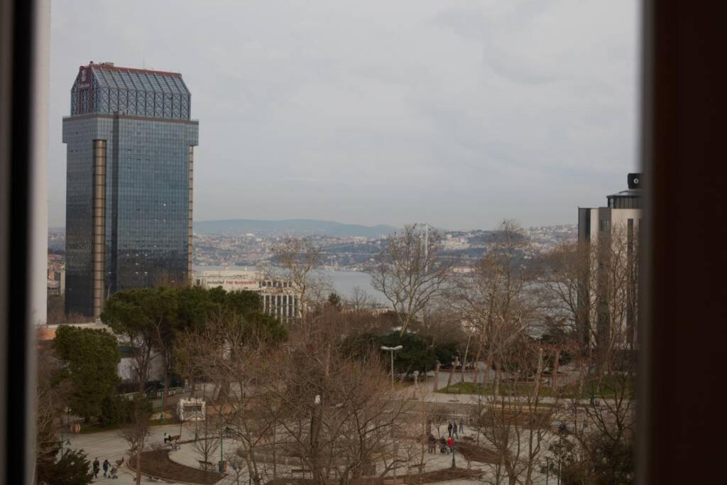 Taksim Square Apartment, Great View, Luxury Istanboel Buitenkant foto