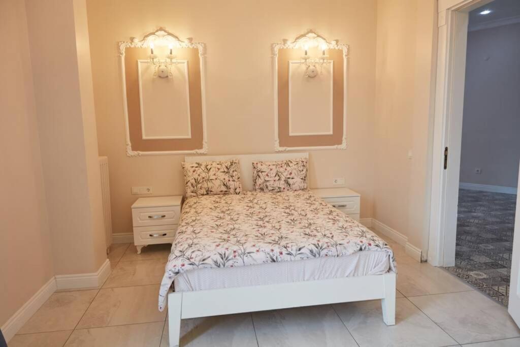 Taksim Square Apartment, Great View, Luxury Istanboel Buitenkant foto